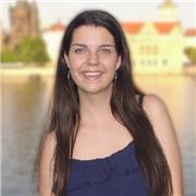 Professora de ciències: matemàtiques, biologia, física i química.